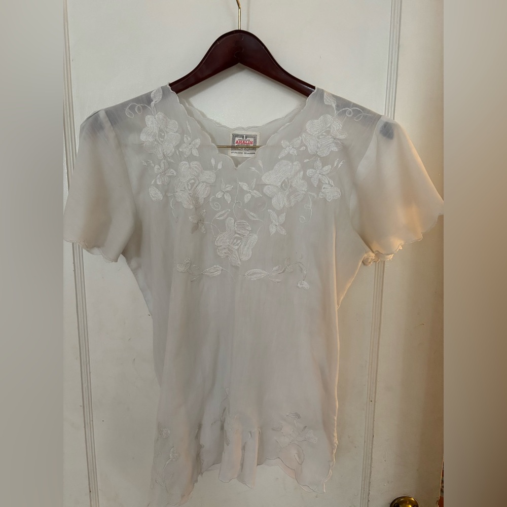 Gorgeous Embroidered Vintage Blouse